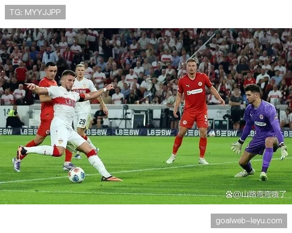 德甲新赛季阵容深度解析：强队实力对比与黑马潜力全透视