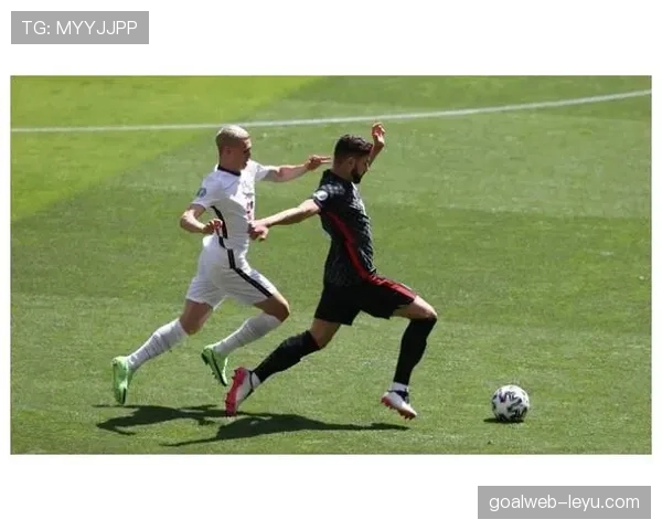 福登在英格兰体系中的角色与中场参与度解析