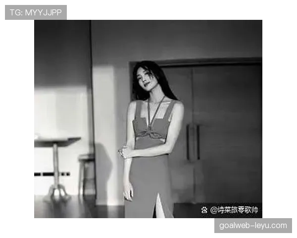 菲利克斯训练像邻家孩子，走进私人晚宴那桌酒就把我拉回现实