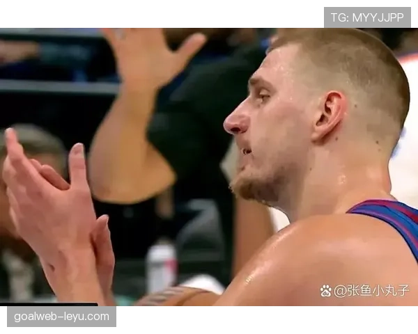 威廉姆斯挡拆制造错位，成队内换防核心压制约基奇